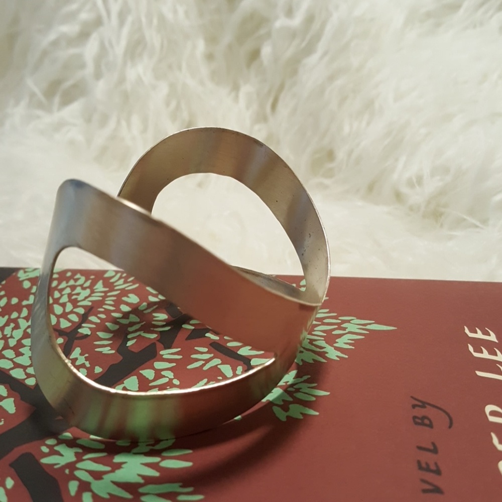 Silver tone bracelet - Picture 2 of 4